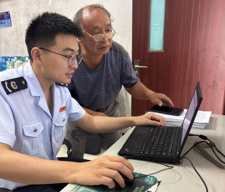 崇明区税务局组织开展“春雨润苗”便民服务日上门帮办活动