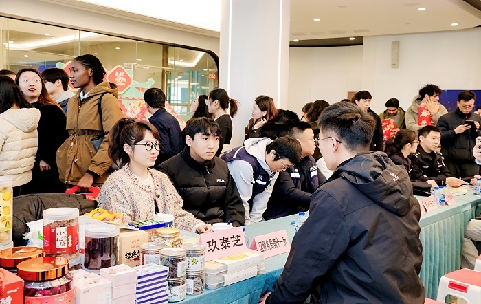 篤學四中全會精神 凝心聚力共赴新程 ——寶山區稅務局積極參與主題宣傳活動