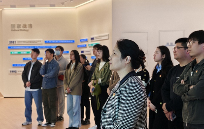 浦東新區稅務局開展“牢記囑託 感恩奮進 全力打造社會主義現代化建設引領區”主題黨日暨張江“科創之旅”巴士課堂活動