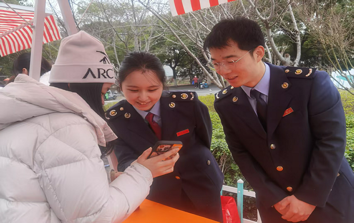 松江区税务局开展学雷锋志愿服务活动