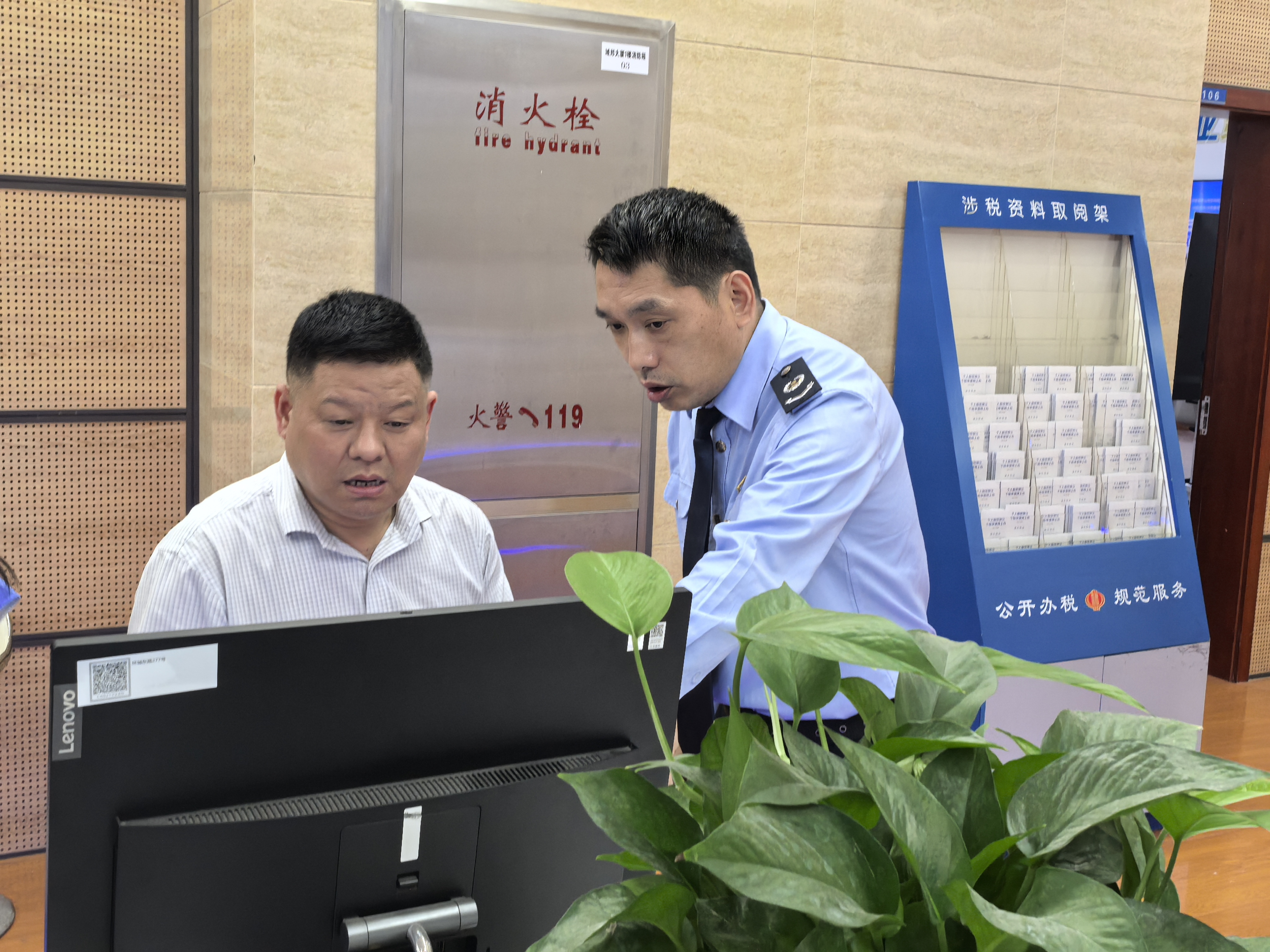 区局“流动答疑站”首站启动 精准服务助企解难题