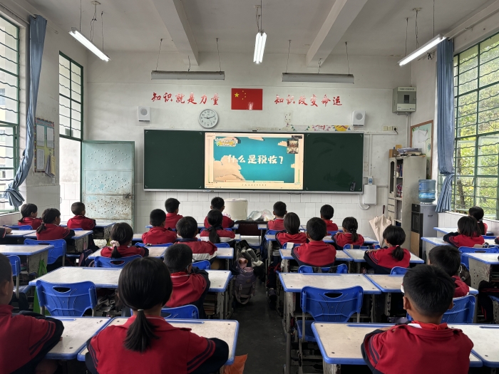 静安区税务局开展“税暖童心，粽享六一”沪滇志愿服务活动