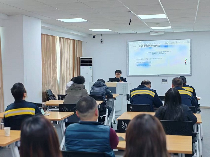 静安区税务局赴中国铁路上海局集团有限公司上海机辆段开展个人所得税政策讲解活动