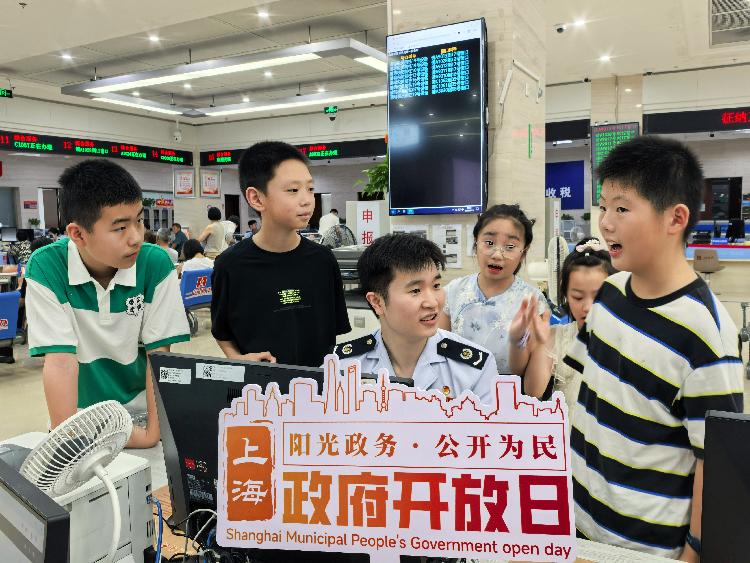 崇明區稅務局開展“小小店掌櫃”沉浸式 探稅研學活動