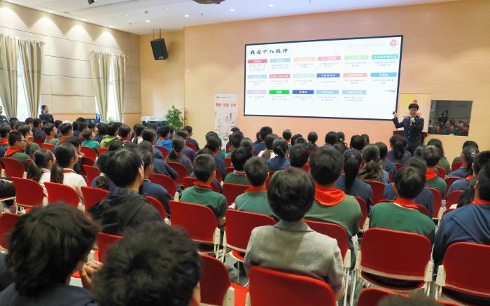 青浦區稅務局赴上海宋慶齡學校開展稅收宣傳活動