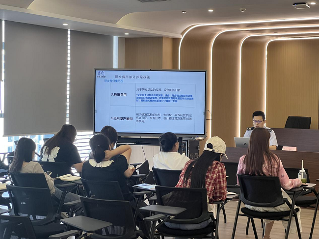 稅費政策“加”持驅動創新力——閔行區稅務局深入浦江創投會客廳開展稅收政策宣講會