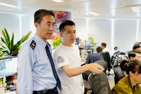 //shanghai.chinatax.gov.cn/gate/big5/www.sh.chinanews.com/qxdt/2019-07-18/U826P939T4D60064F15DT20190718181456.jpg