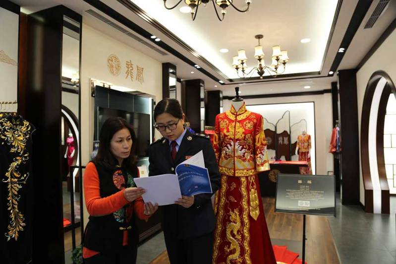 https://static.jingjiribao.cn/2019/3/18/20190318205549_7896_compress.JPEG